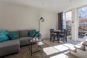 Apartment, 1 Queen Bed with Sofa bed, Non Smoking | Free WiFi, bed sheets