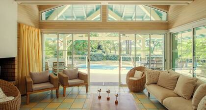 *VILLA PINSOLLE* 12 persons, overlooking the GOLF, near the OCEAN