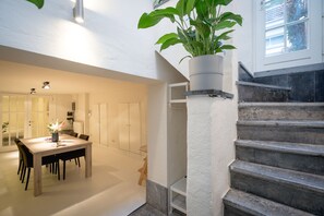 Interior - Saint Pauls Suite 1 (Antwerp)