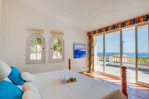 5 bedrooms, iron/ironing board, free WiFi, bed sheets - House Mallorca Ram de Mar sea view and pool (Capdepera)