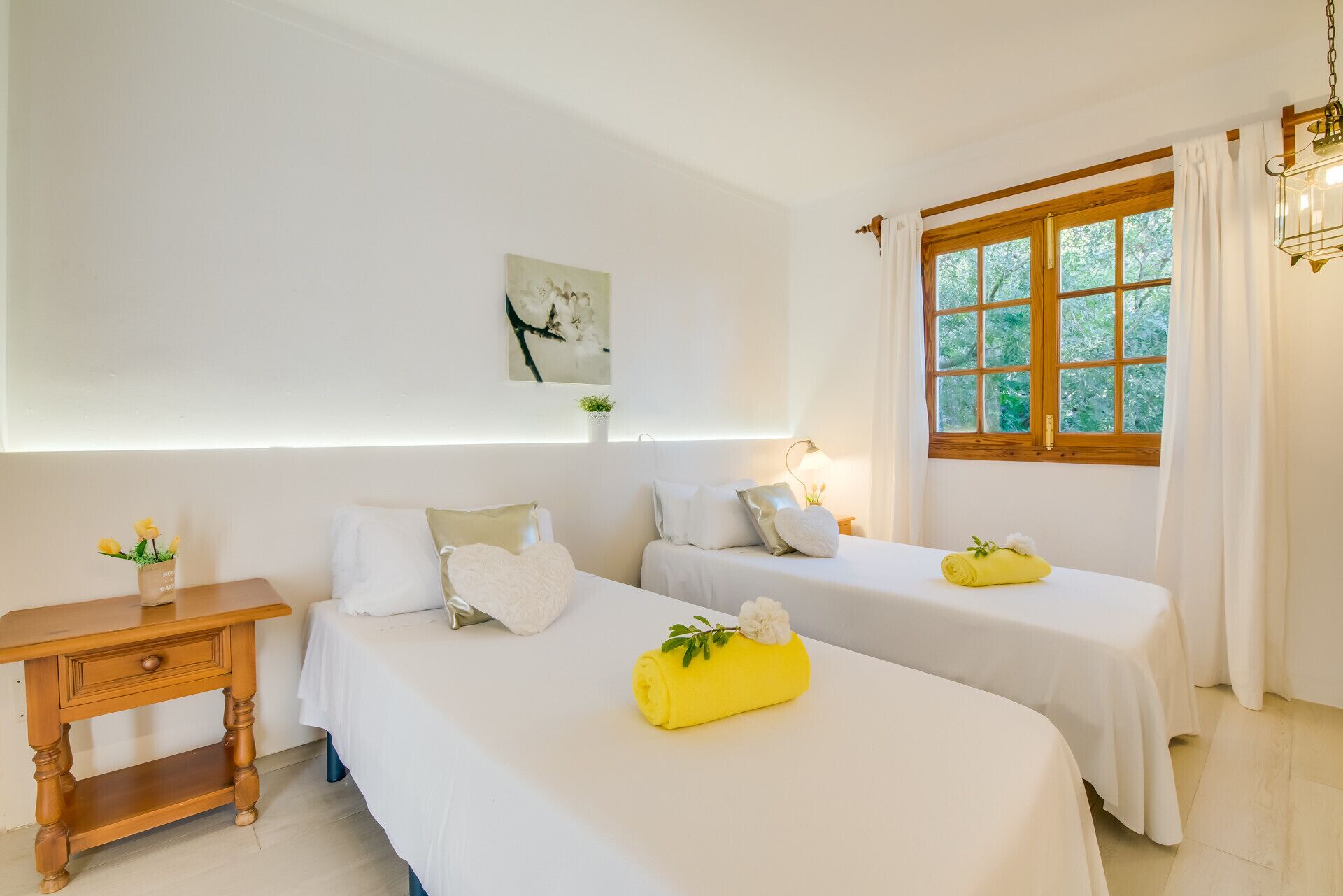 5 多间卧室、熨斗/熨衣板、免费 WiFi、床  单