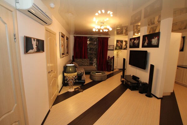 Apartment, Nichtraucher | 2 Schlafzimmer, Schreibtisch, Bügeleisen/Bügelbrett, Zustellbetten