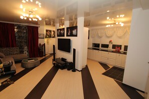 Apartment, Nichtraucher | 2 Schlafzimmer, Schreibtisch, Bügeleisen/Bügelbrett, Zustellbetten