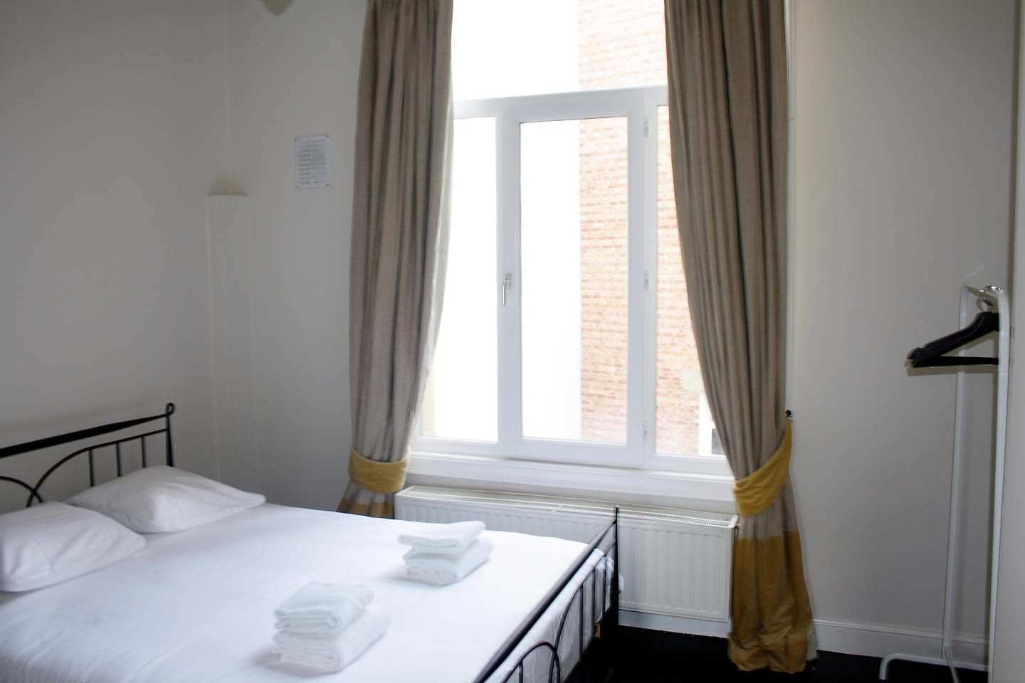 Apartment, 1 Queen Bed, Non Smoking | 1 bedroom, free WiFi, bed sheets