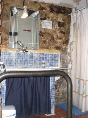Family Room, Private Bathroom | Bathroom