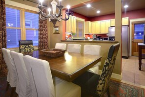 Dining - Tincup Cottage / 4 Bedroom Home close to the Resort! 10 Sec Walk to Shuttle! (Mt. Crested Butte)