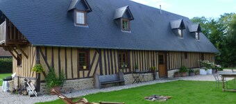 Ideal for 2 families (7-8 p.) Quiet, tree house, forest. 12% b/w.