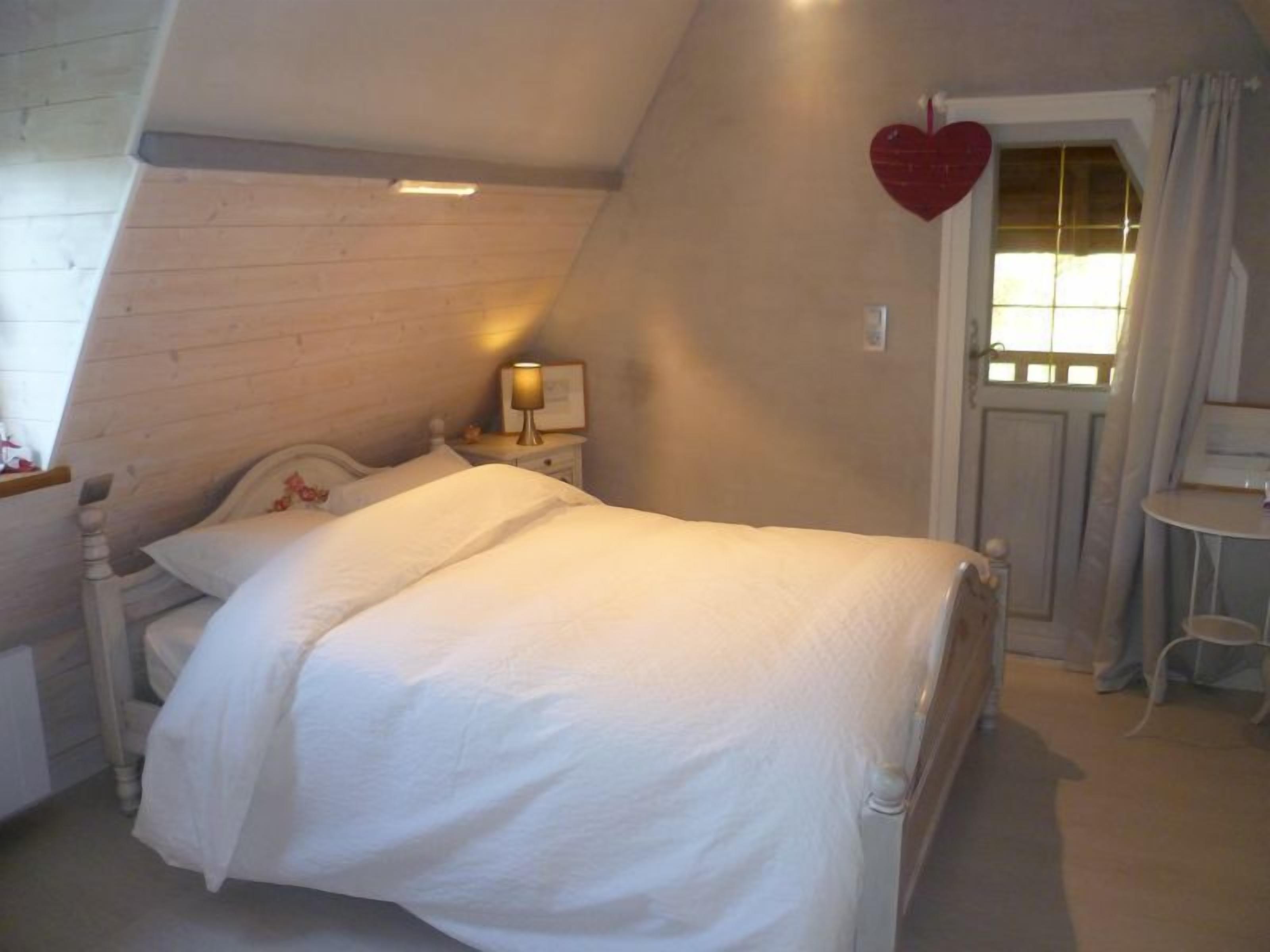 4 slaapkamers, een strijkplank/strijkijzer, reisbedje, wifi