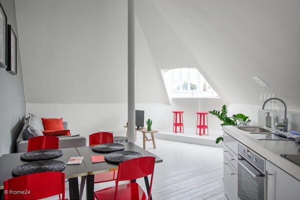 อพาร์ทเมนท์, เตียงควีนไซส์ 1 เตียง, ปลอดบุหรี่ | 1 ห้องนอน, Wi-Fi ฟรี, ผ้าปูที่นอน