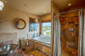 Combined shower/tub, jetted tub, hair dryer, towels