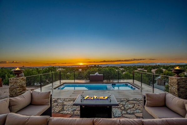 Terrace/patio - Amazing Views, Hot Tub, Pool, Sauna, Gourmet Kitchen, Master Suites! (Santa Fe)