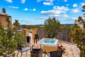 Terrace/patio - Amazing Views, Hot Tub, Pool, Sauna, Gourmet Kitchen, Master Suites! (Santa Fe)
