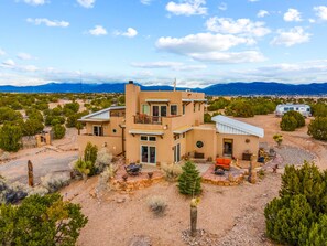 Exterior - Amazing Views, Hot Tub, Pool, Sauna, Gourmet Kitchen, Master Suites! (Santa Fe)