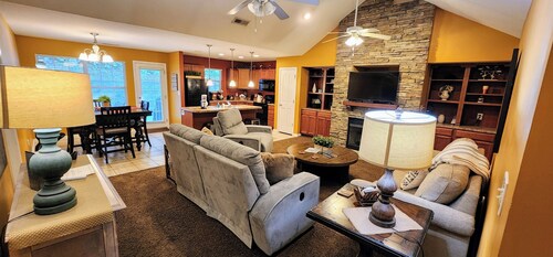 Serenity Cove #327- Your Peaceful Retreat in the Heart of Pigeon Forge