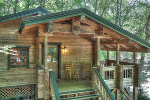 Terrace/patio - Hugs & Kisses #24 - Charming & Clean Log Cabin! (Sevierville)