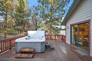 Terrace/patio - Walk to Bear Mtn, National Forest, Golf Course & Zoo! PET FRIENDLY! Outdoor HOT TUB! Amazing Ski Slope Views! (Big Bear Lake)