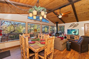 Interior - Walk to Bear Mtn, National Forest, Golf Course & Zoo! PET FRIENDLY! Outdoor HOT TUB! Amazing Ski Slope Views! (Big Bear Lake)
