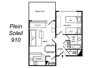 A floor plan of a hotel room named "Plein Soleil 910" with a balcony, a sitting area, a kitchen, a bathroom, and a bedroom.