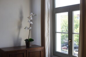 Apartment, 2 Queen Beds, Non Smoking | 2 bedrooms, free WiFi, bed sheets - Grand American 30 (Antwerp)