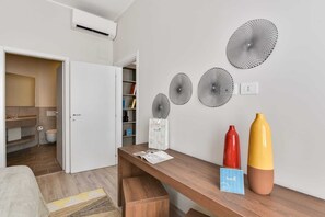 1 chambre, bureau, fer et planche à repasser, Wi-Fi gratuit