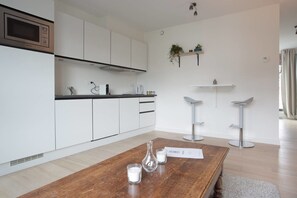 Studio, 1 Queen Bed, Non Smoking | Free WiFi, bed sheets - The Studio's 42 (Antwerp)