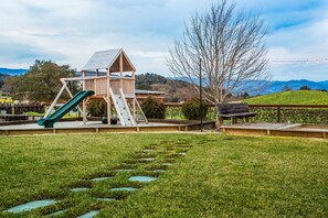 Children's area - Spectacular View Estate 5min Away (Healdsburg)