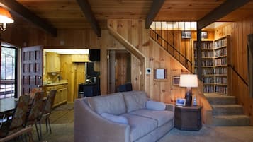 Smart TV, fireplace, DVD player, books