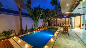 Indoor pool, outdoor pool