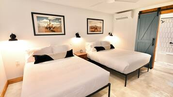 Chambre Double Familiale, 2 grands lits, non-fumeurs (112) | 1 chambre, chambres insonorisées, fer et planche à repasser