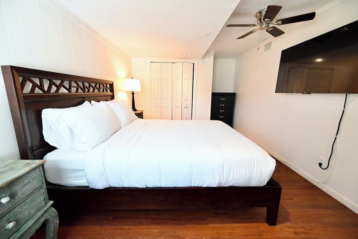 The Cottage | Soundproofing, iron/ironing board, WiFi (free), bed sheets