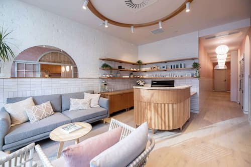 Couples treatment room(s), body treatments, body scrubs, facials