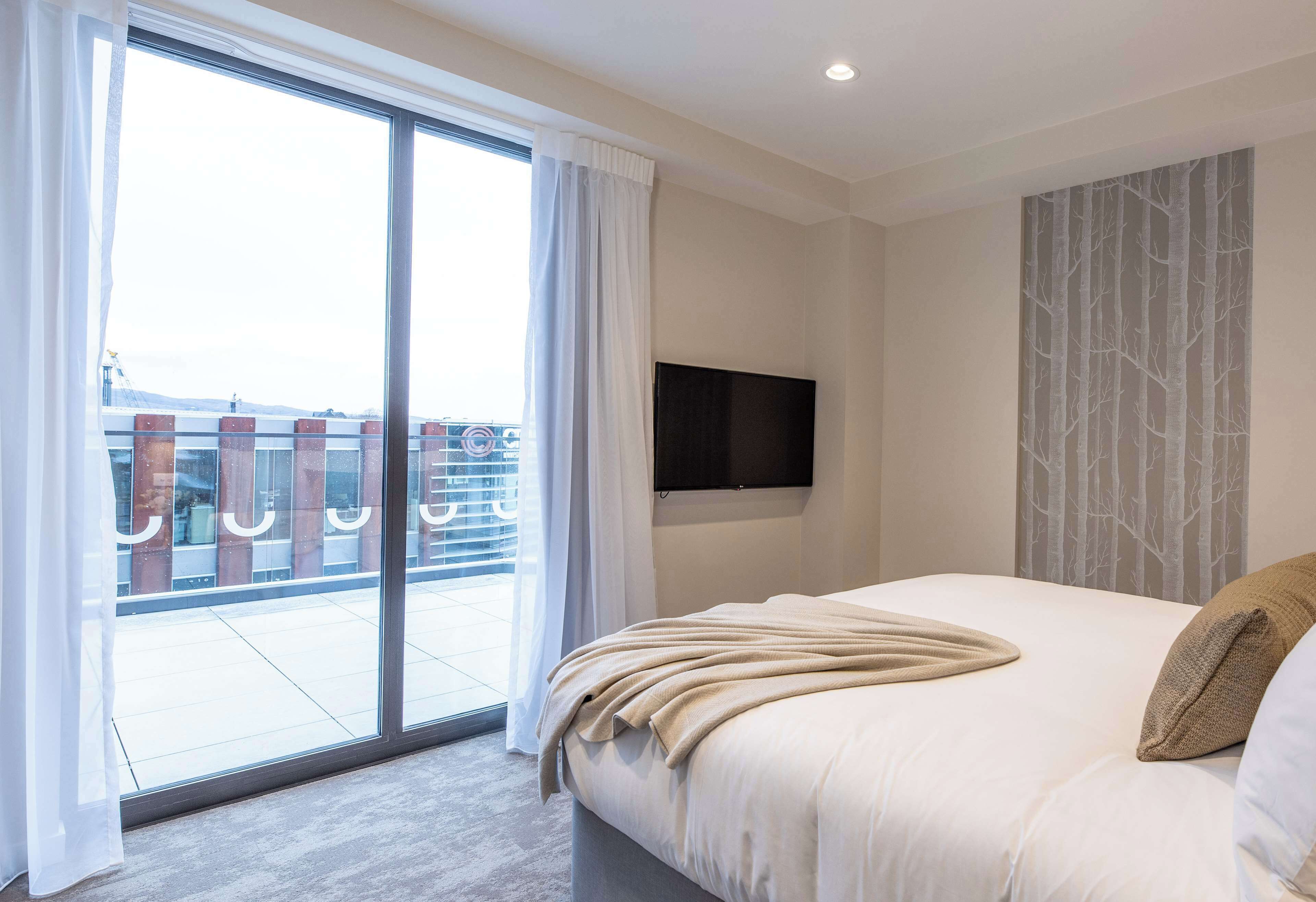 premium balcony apartment | 1 bedroom, egyptian cotton sheets, premium bedding, in-room safe