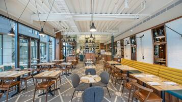 Daily full breakfast (NZD 35 per person)