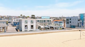 Unclassified image, 3 of 164, button - Sea Sprite Beach Club (Hermosa Beach)