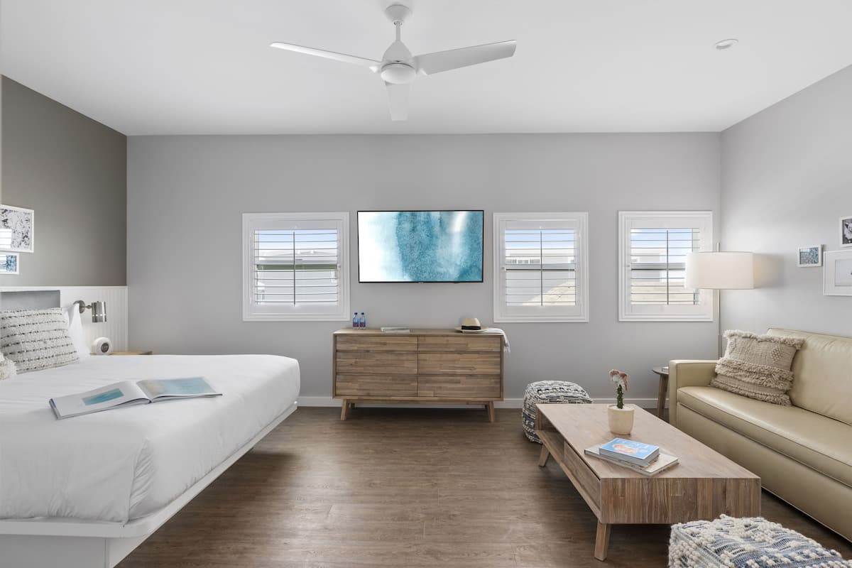 Junior Suite, 1 King Bed with Sofa bed | 1 bedroom, premium bedding, down comforters, minibar