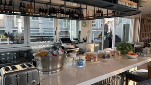 Gratis kontinental frukost varje dag 