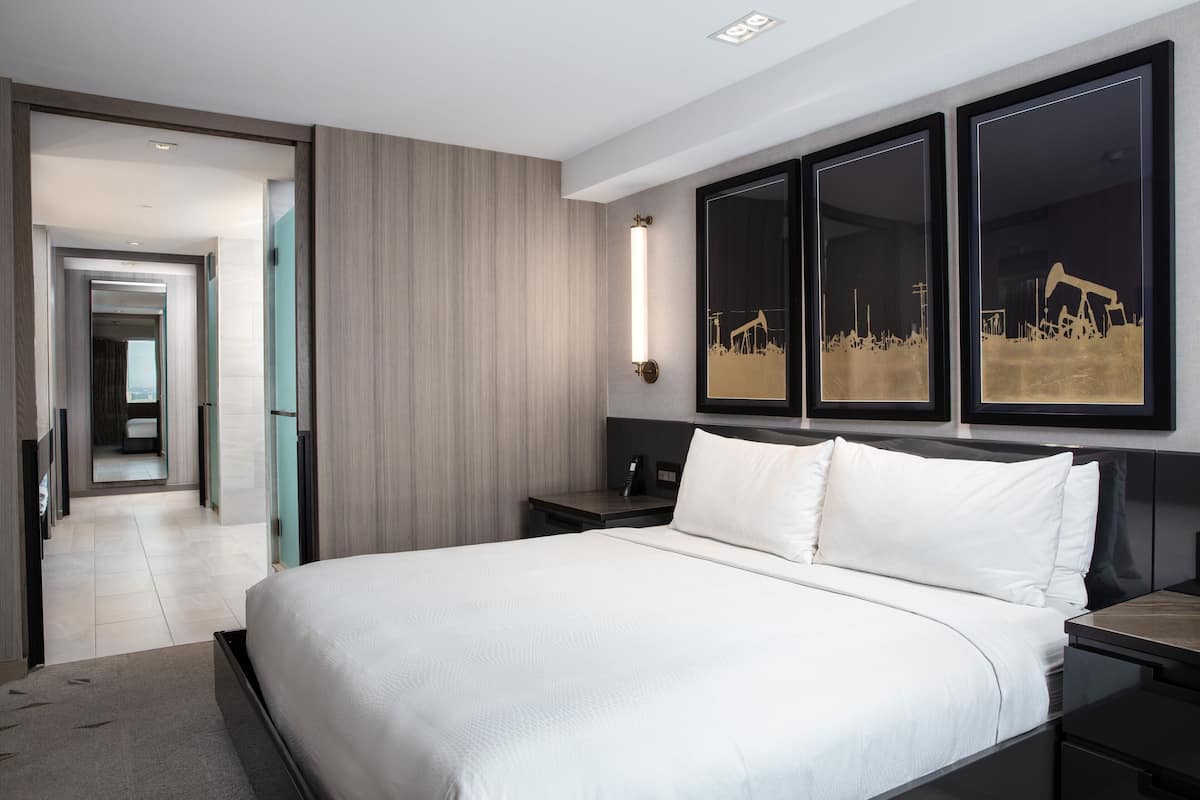 1 Schlafzimmer, hochwertige Bettwaren, Daunenbettdecken