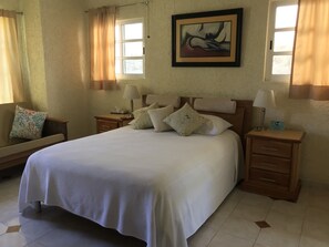 Family Room, Non Smoking, Pool View