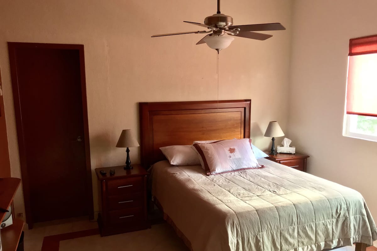 Classic Room, 1 Queen Bed, Non Smoking | Individually decorated, individually furnished, blackout curtains