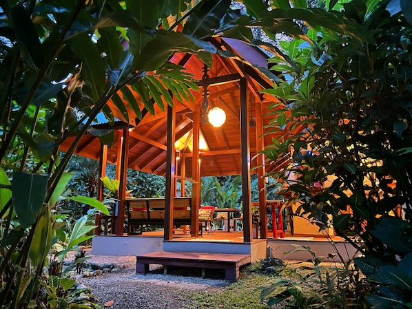 Deluxe-Villa, eigener Pool, zum Garten hin | 2 Schlafzimmer, Bettwäsche aus ägyptischer Baumwolle