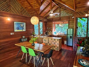 Villa Deluxe, plusieurs lits, piscine privée | Restauration dans la chambre