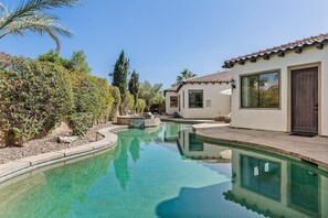 Beheizter Pool
