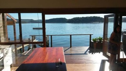 Absolute Waterfront: Turners River House Hawkesbury River.WOBBY BEACH