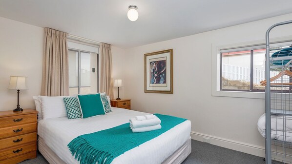 1 chambre, lit parapluie, Wi-Fi gratuit, draps fournis