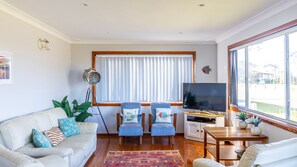 DVD player - Berrara Cove Beach House (Berrara)