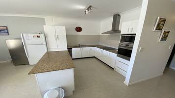 Réfrigérateur, micro-ondes