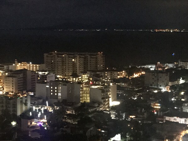 Aerial view - Condo Studio PDG Being on TOP ! (Alta Vista)