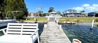 Riverbank Cottage - Waterfront