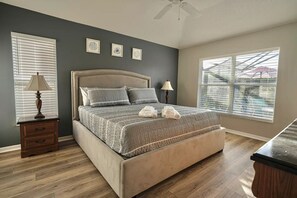 5 bedrooms, iron/ironing board, WiFi, bed sheets