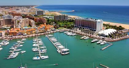 *NEW LISTING* Villa in Vilamoura centre, private condominium, pool, free WIFI